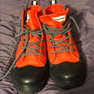 Hunter rain boots size 5 in boys